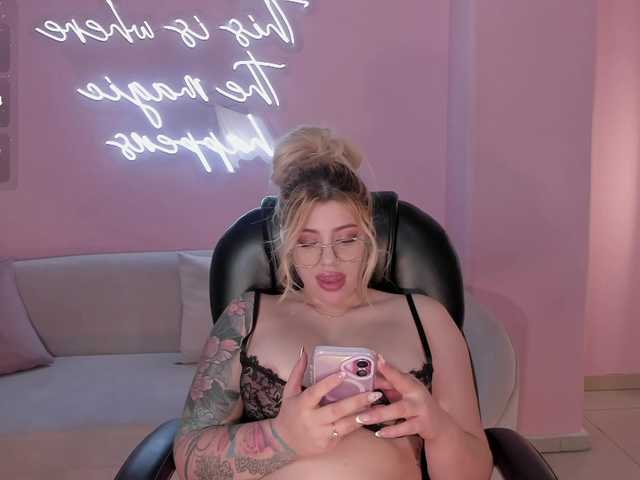 MadisonKane's BongaCams show and profile