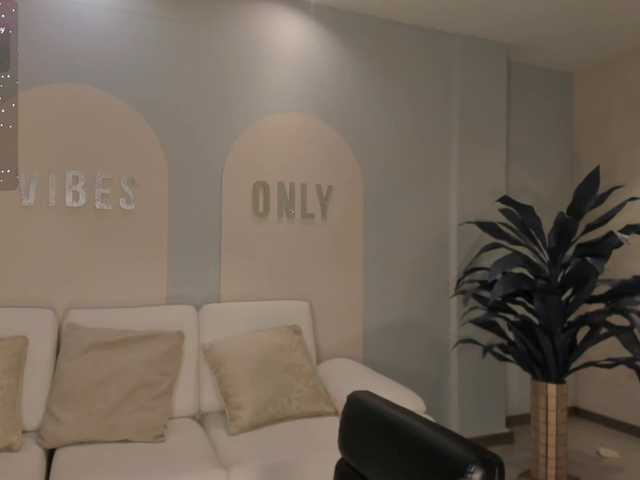 MadisonKane's BongaCams show and profile