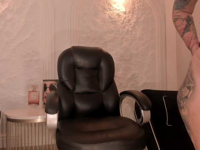 MadisonKane's BongaCams show and profile