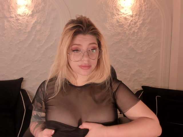 MadisonKane's BongaCams show and profile