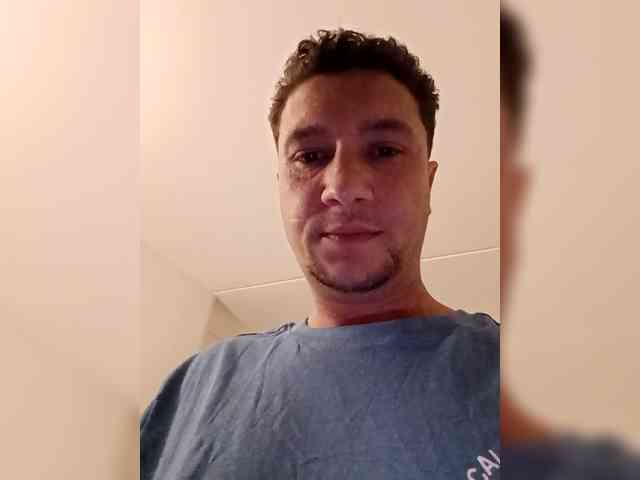 Hugo726 Live Webcam on BongaCams