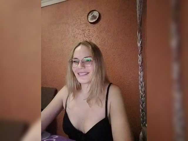 Angelicac - matured cam host for a silly liveshow Angelicac from BongaCams