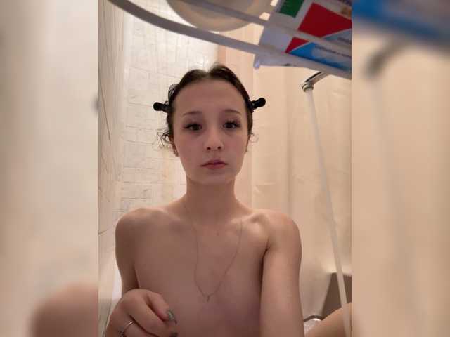 LillyGerrie – webcam model profile photo