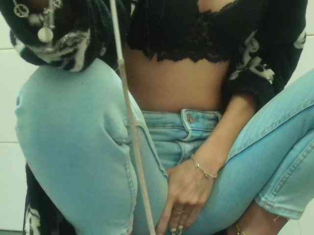 Sexydoll251 webcam