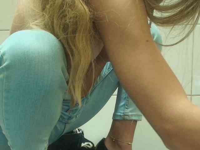 Sexydoll251 webcam