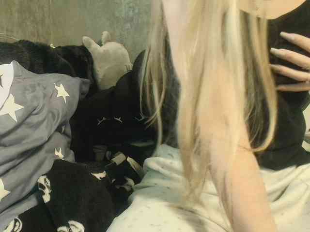 Sexydoll251 webcam