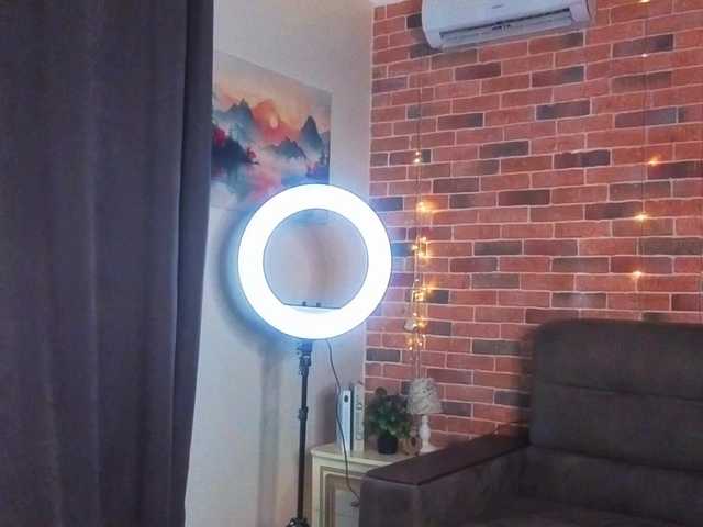 FoxFever's BongaCams show and profile