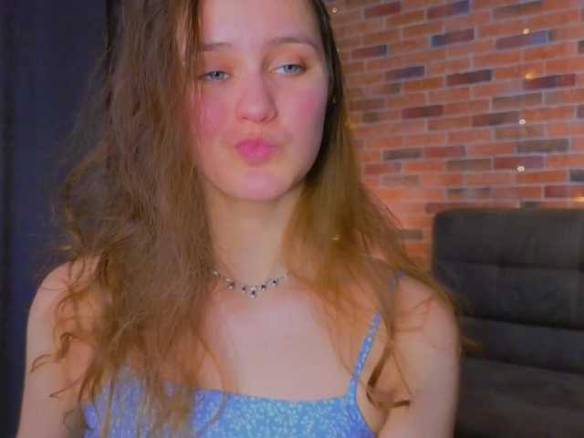 FoxFever's BongaCams show and profile