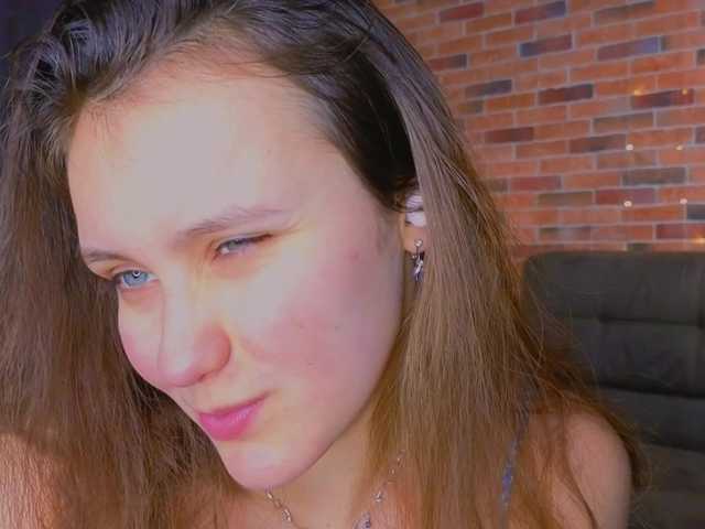 FoxFever's BongaCams show and profile