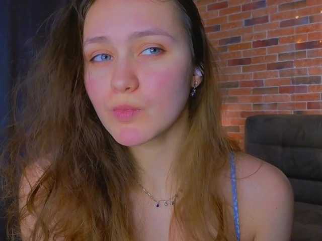 FoxFever's BongaCams show and profile