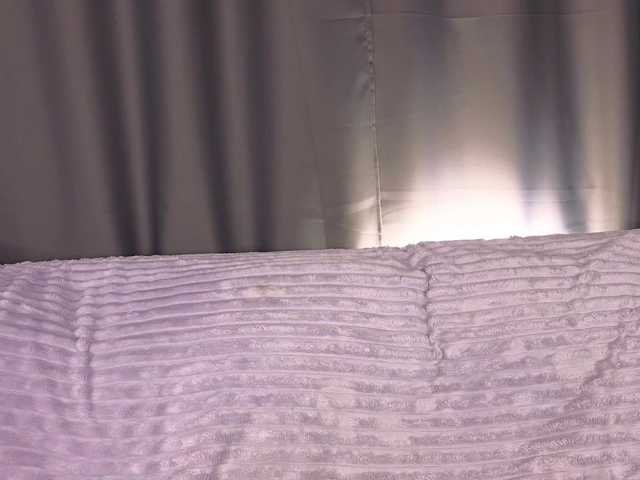 FoxFever's BongaCams show and profile