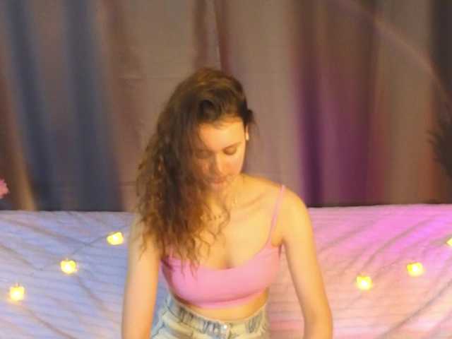 FoxFever's BongaCams show and profile