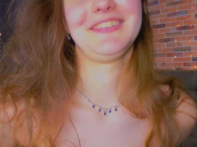 FoxFever's BongaCams show and profile