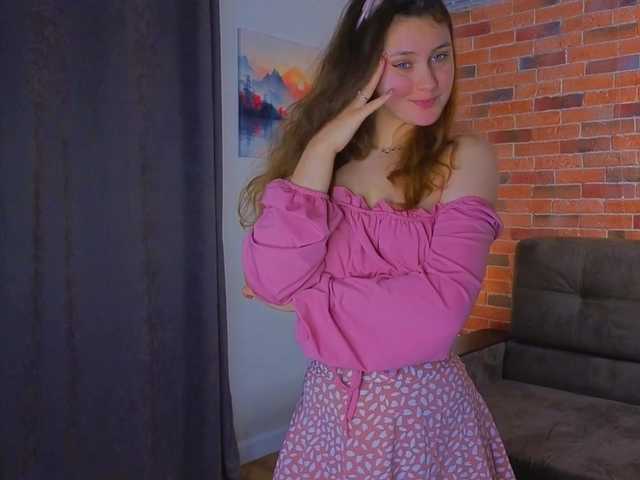 le modèle FoxFever est en webcam porno dans un show sur le site bongacams, il possède les tags suivants: White/Caucasian,Redhead,Shaved