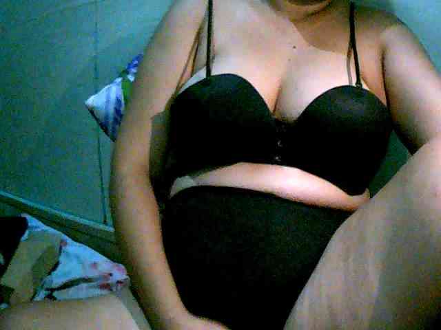 Sizzlinghotpussy webcam