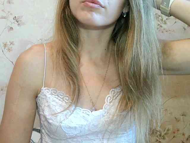 RoxyFox18x44 webcam