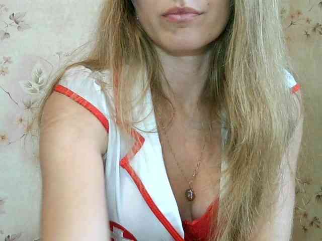 RoxyFox18x44 Live Webcam on BongaCams