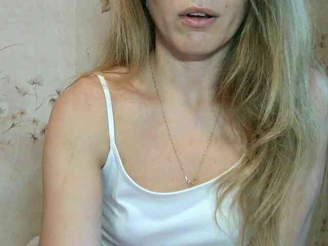 RoxyFox18x44 webcam