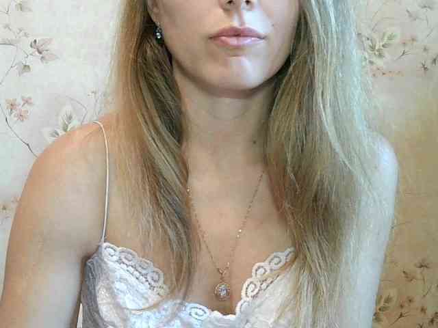 RoxyFox18x44 webcam