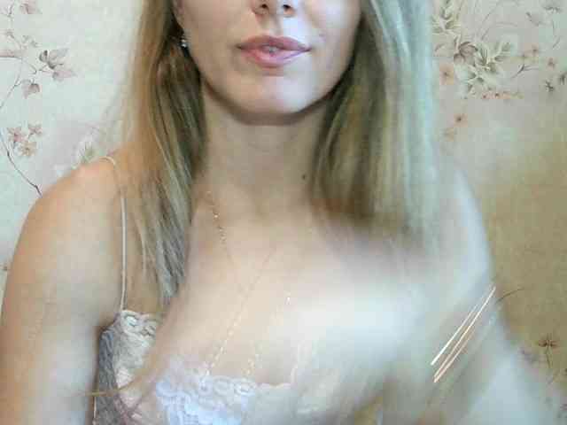 RoxyFox18x44 webcam