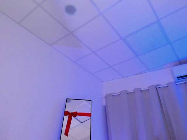 Divine-Madness's BongaCams show and profile