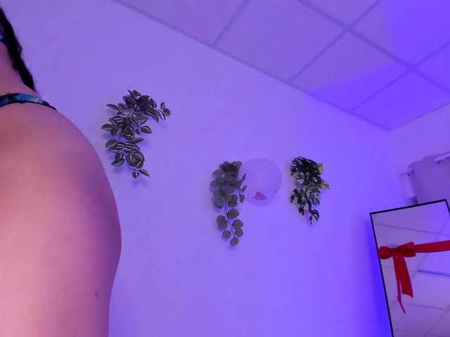 Divine-Madness's BongaCams show and profile