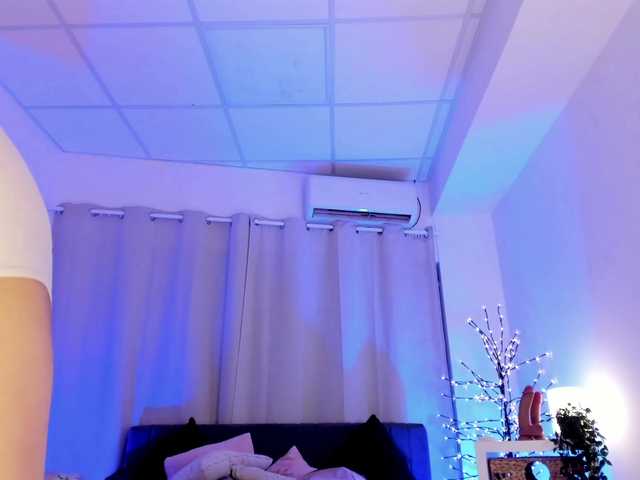 Divine-Madness's BongaCams show and profile