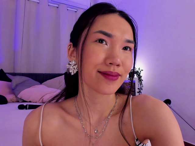 Divine-Madness's BongaCams show and profile