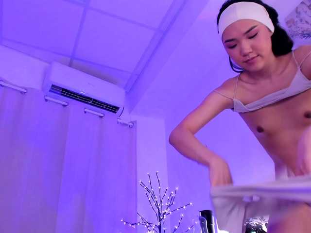 Divine-Madness's BongaCams show and profile