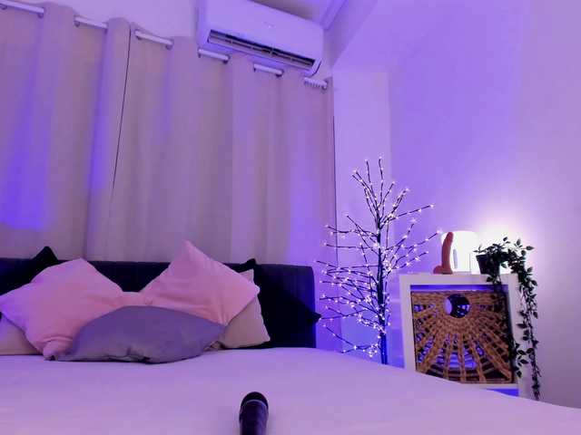 Divine-Madness's BongaCams show and profile