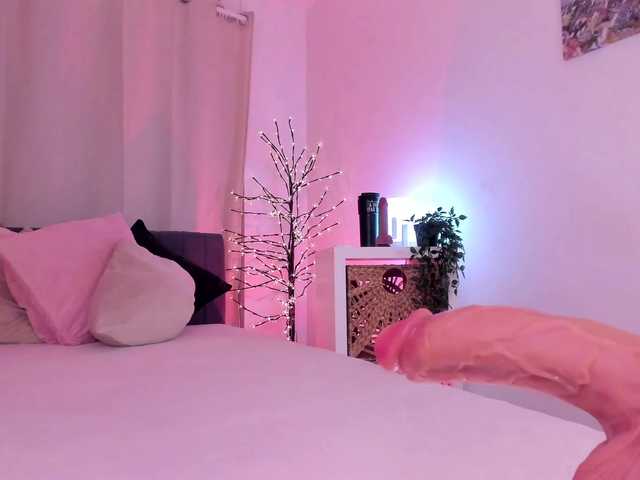 Divine-Madness's BongaCams show and profile