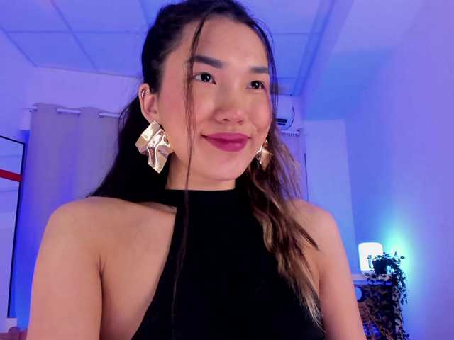 Divine-Madness's BongaCams show and profile