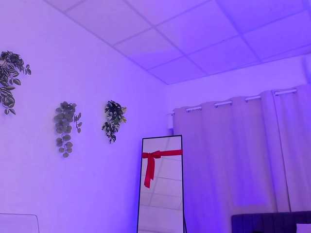 Divine-Madness's BongaCams show and profile