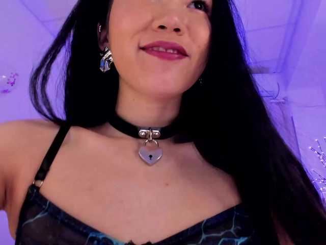 Divine-Madness's BongaCams show and profile