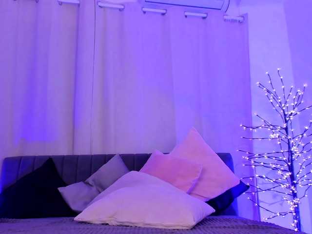 Divine-Madness's BongaCams show and profile