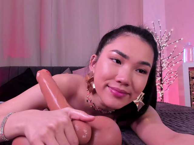 Divine-Madness's BongaCams show and profile