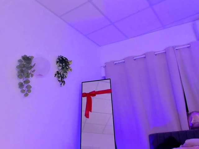 Divine-Madness's BongaCams show and profile