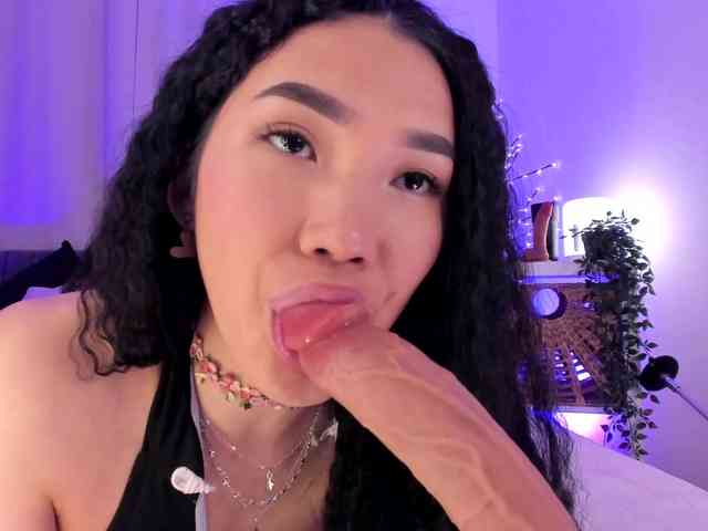 Divine-Madness webcam