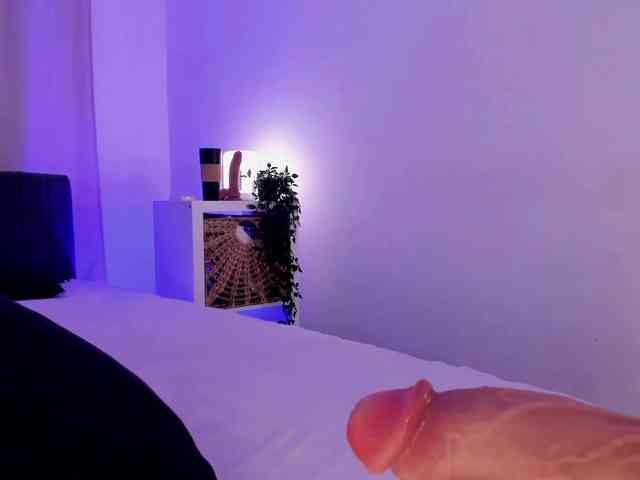 Divine-Madness webcam