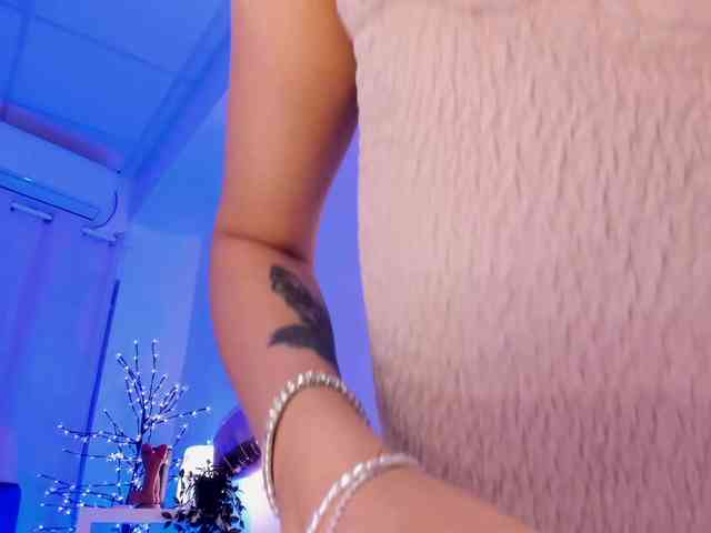 Divine-Madness webcam