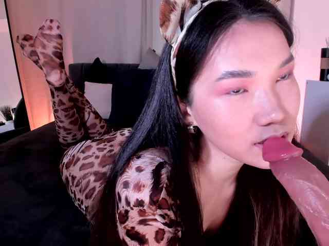 Divine-Madness webcam