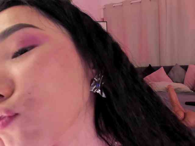 Divine-Madness webcam