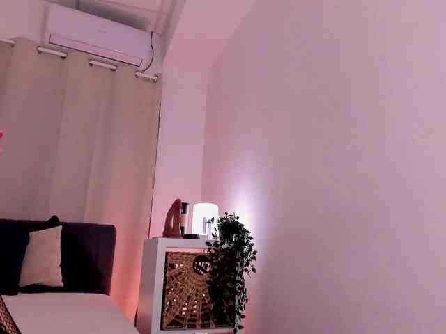 Divine-Madness webcam