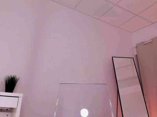 Divine-Madness webcam