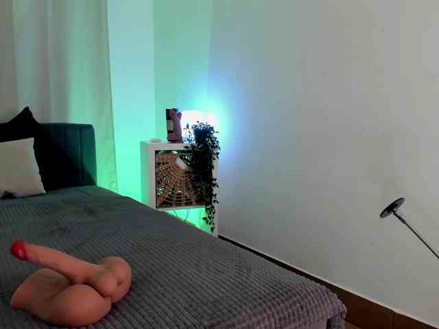 Divine-Madness webcam