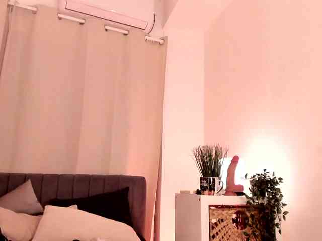 Divine-Madness webcam