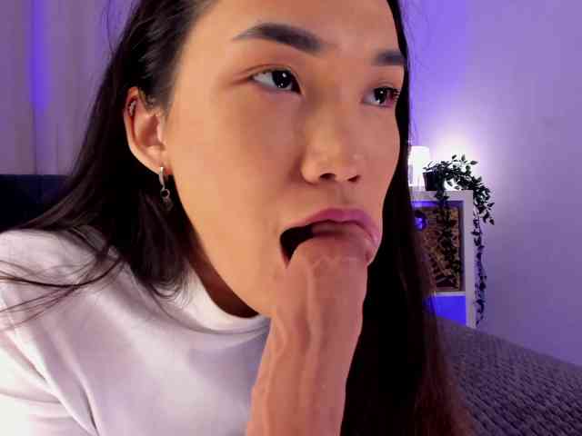 Divine-Madness webcam