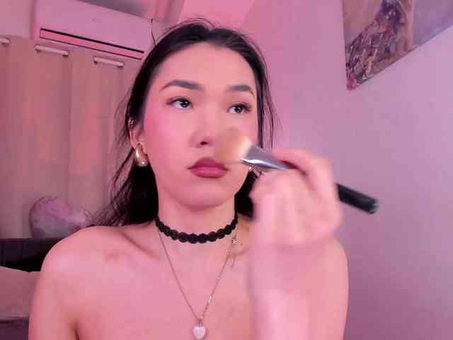 Divine-Madness Live Webcam on BongaCams