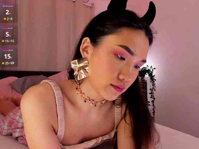 Divine-Madness webcam