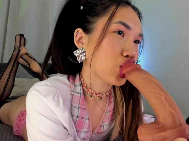 Divine-Madness webcam